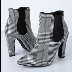 LULUS plaid black and white pointed booties